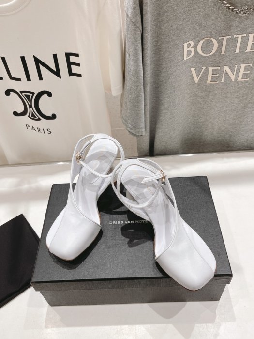 Босоножки фото 2