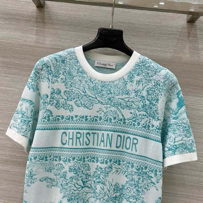 T-shirt women's фото 7