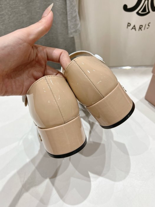 Босоножки фото 5