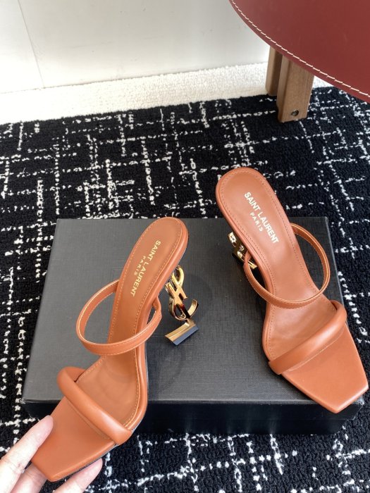 Босоножки фото 6