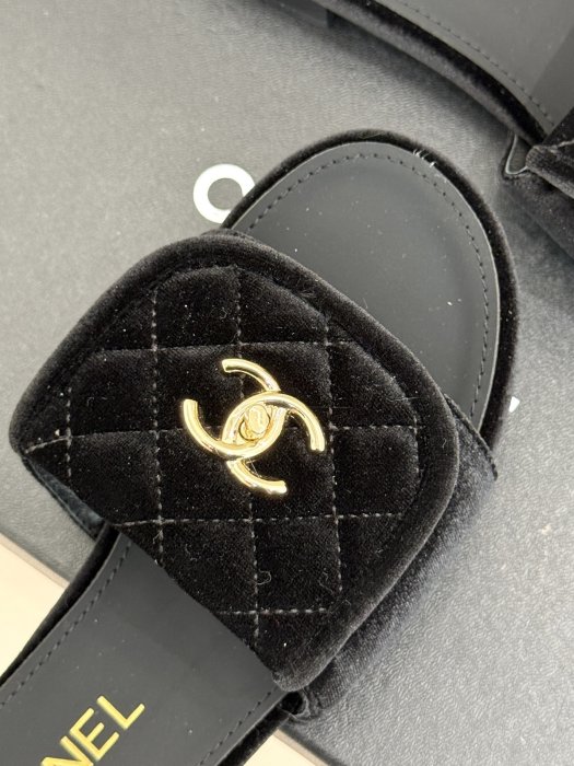 Шлепанцы фото 7