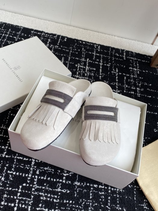 Шлепанцы фото 4