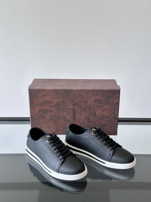 Кросівки фото 5