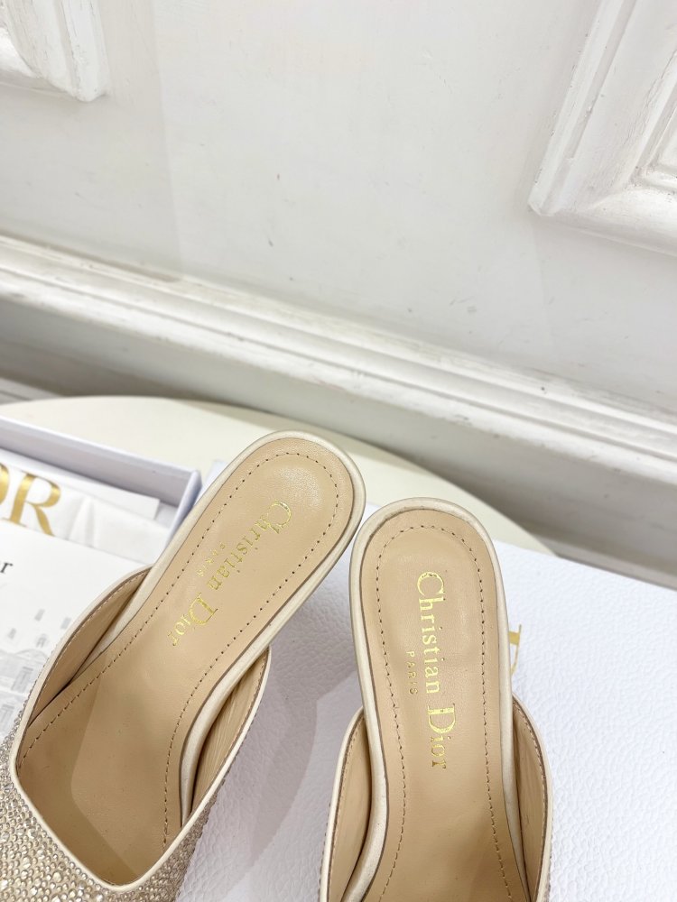 Босоножки фото 7