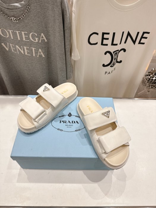 Шлепанцы женские фото 2