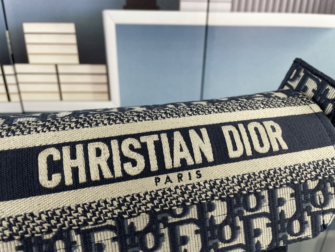 A bag Christian Dior Paris 23 cm фото 5
