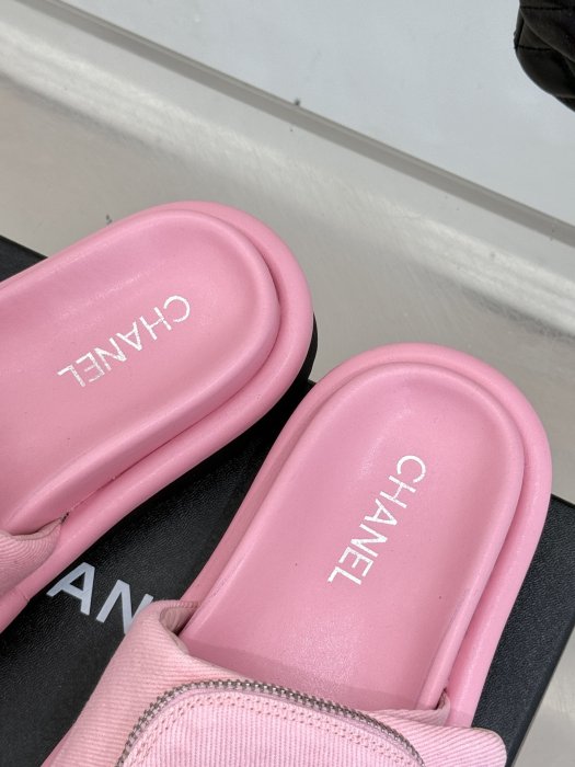 Шлепанцы фото 8