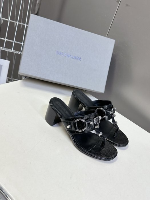 Босоножки фото 2