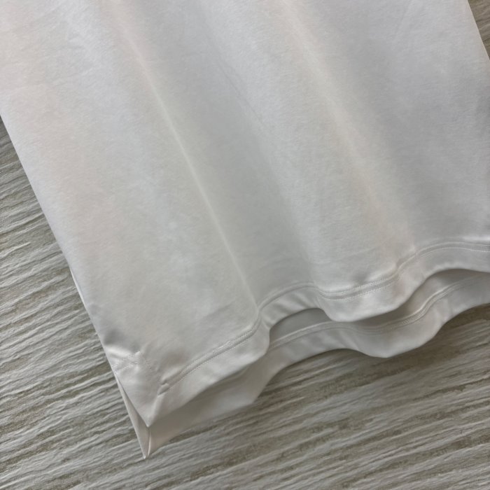 T-shirt women's фото 6