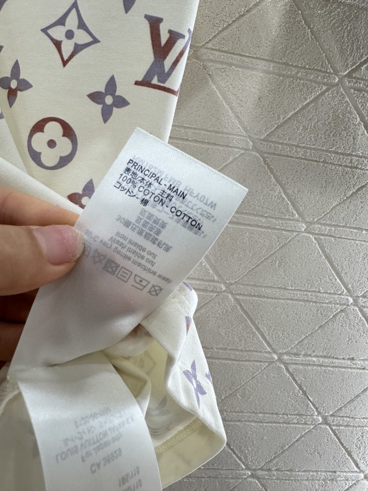 Футболка жіноча фото 9