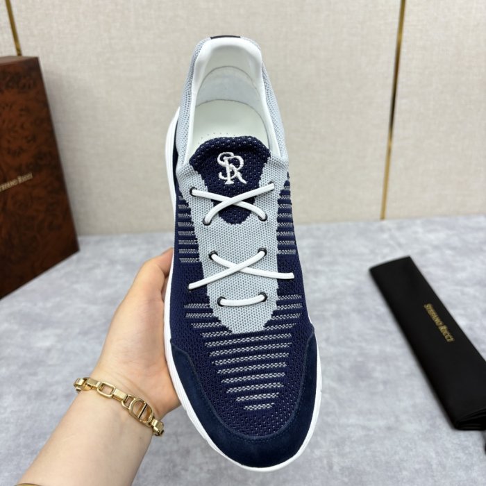 Кросівки фото 8