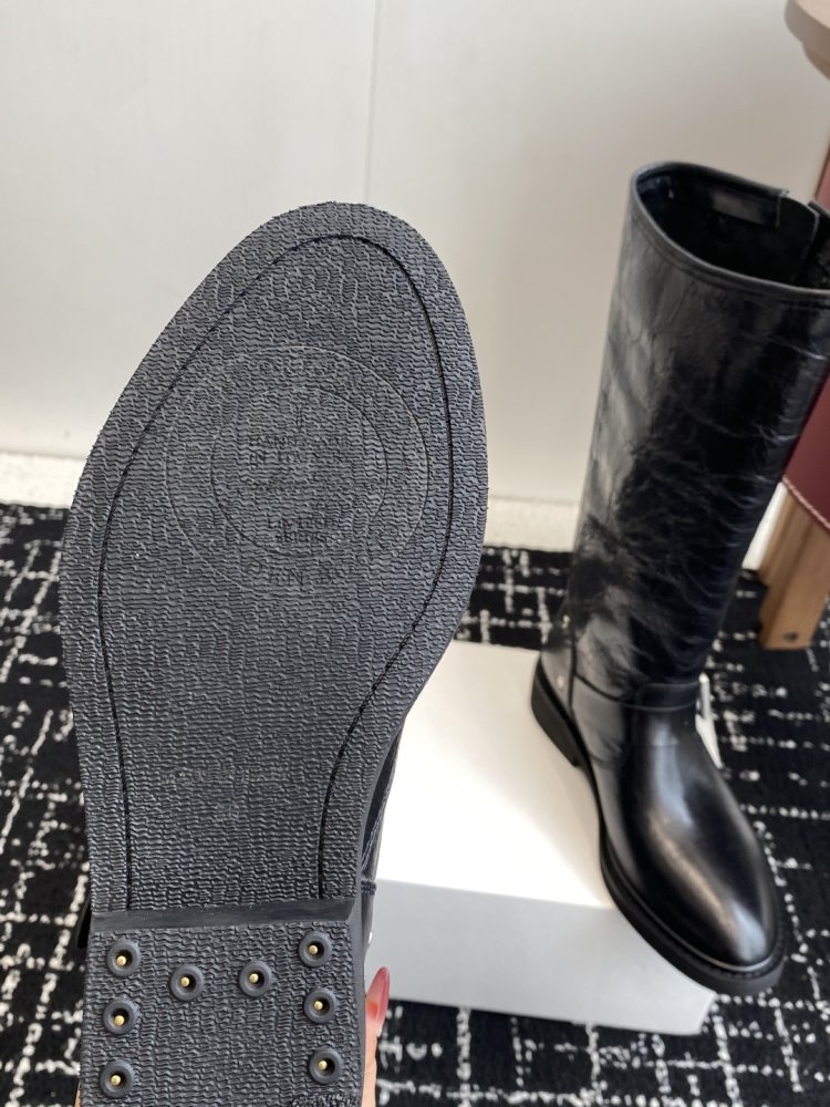 Сапоги женские фото 9