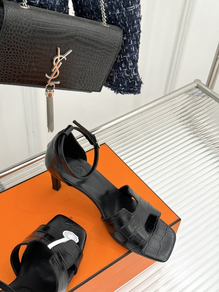 Босоножки фото 5