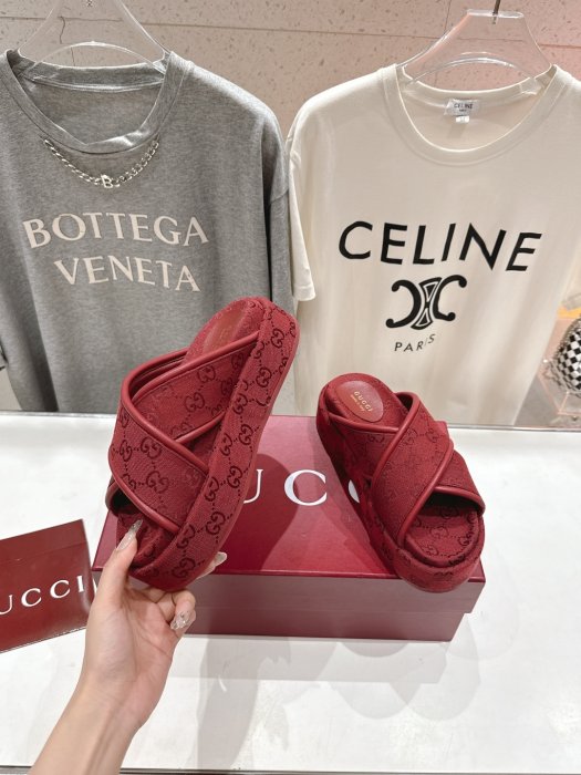 Шлепанцы фото 3