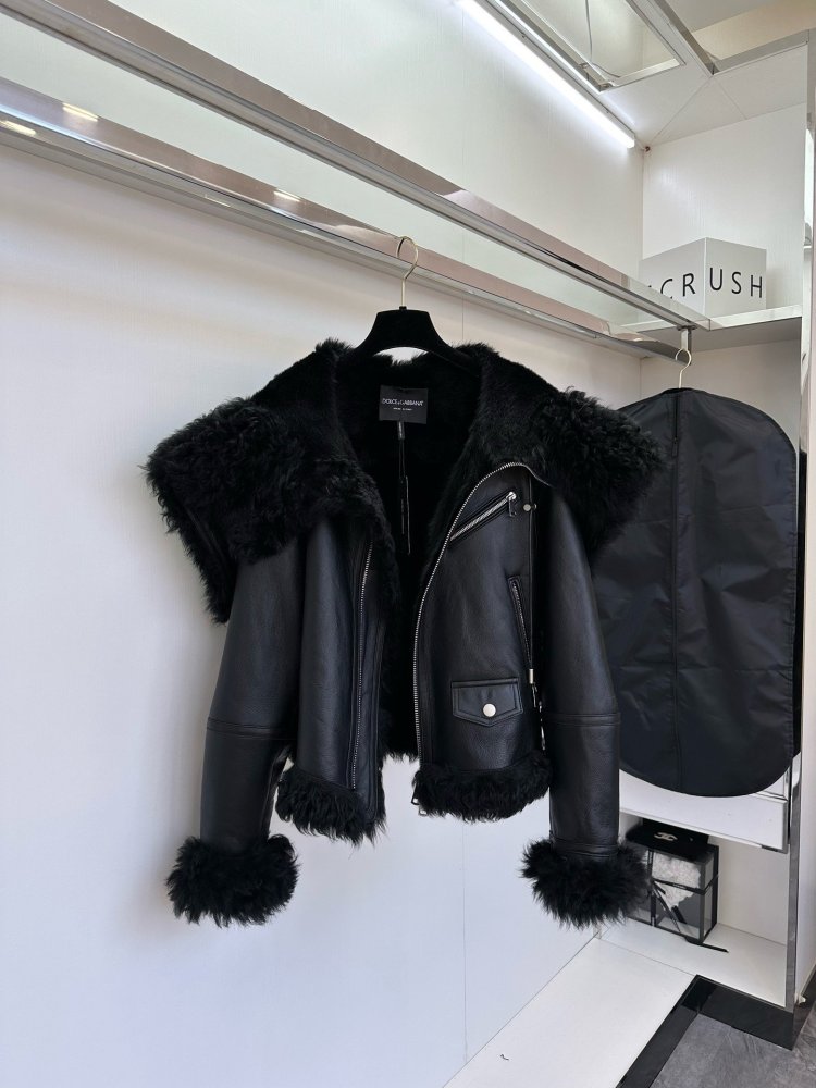 Jacket leather on fur фото 4