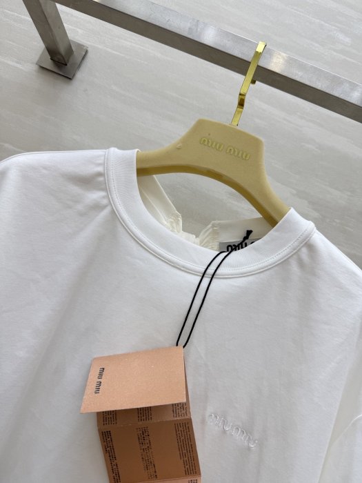 T-shirt women's фото 3