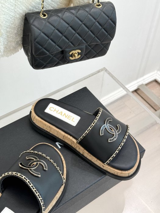 Шлепанцы фото 5