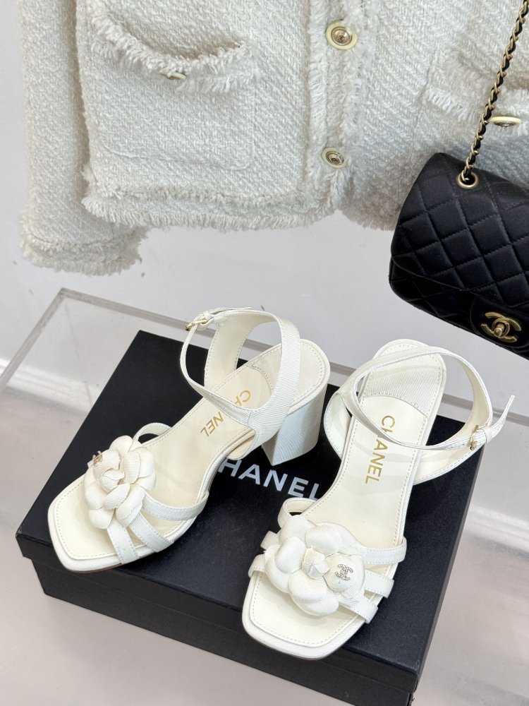 Босоножки фото 2