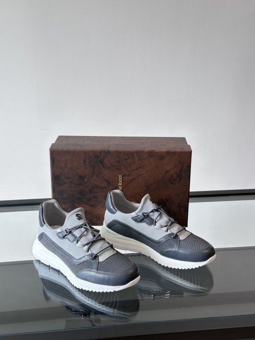 Кросівки фото 5