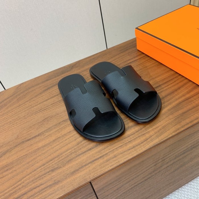 Шлепанцы женские фото 6