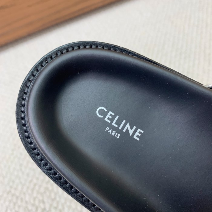 Шлепанцы женские фото 6