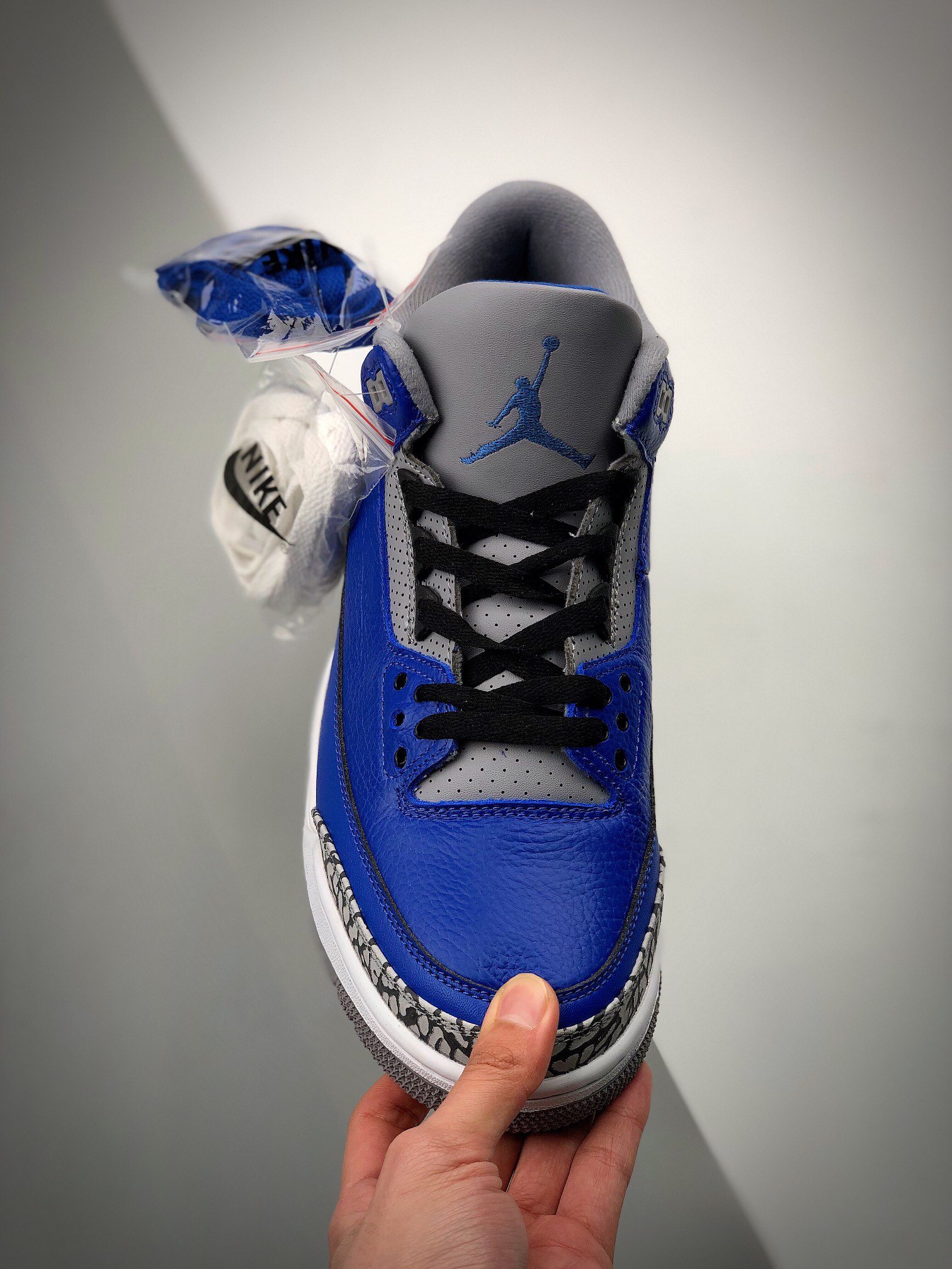 Sneakers Air Jordan 3 Retro Blue Cement фото 2