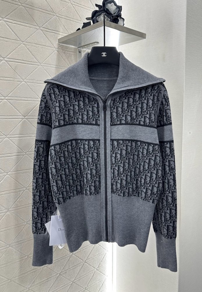 Кофта жіноча