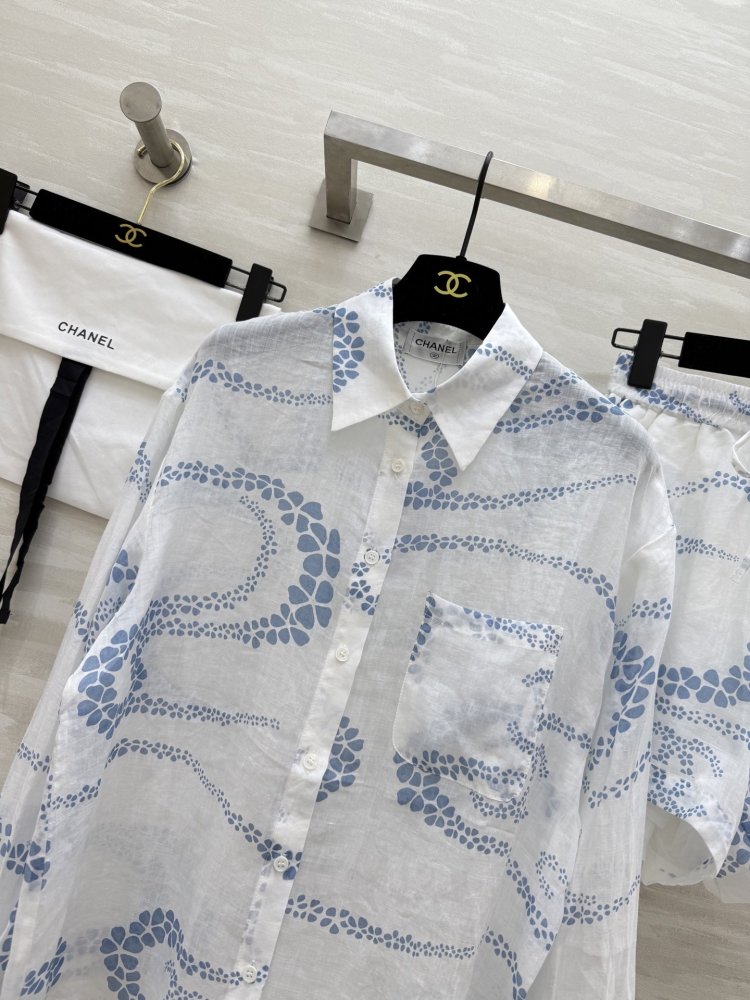 Costume female фото 2