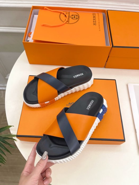 Шлепанцы женские фото 4