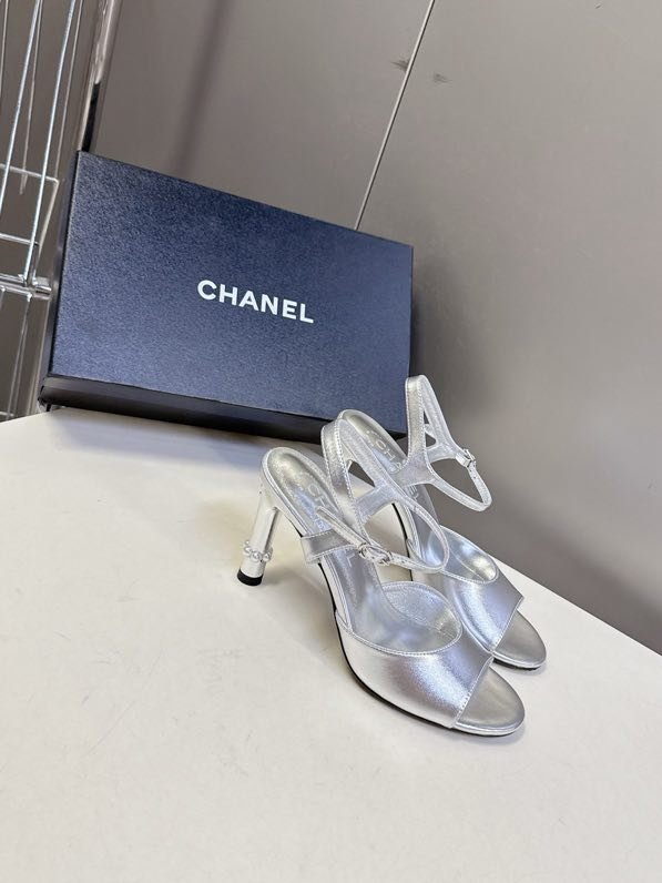 Босоножки фото 6