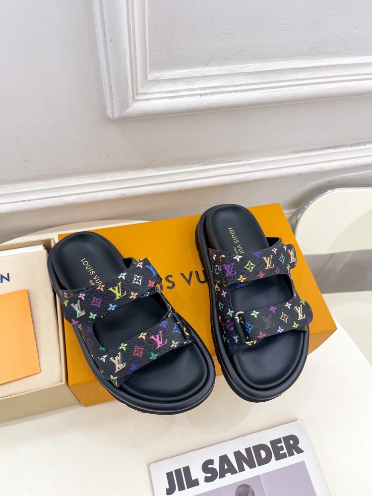 Шлепанцы женские фото 2