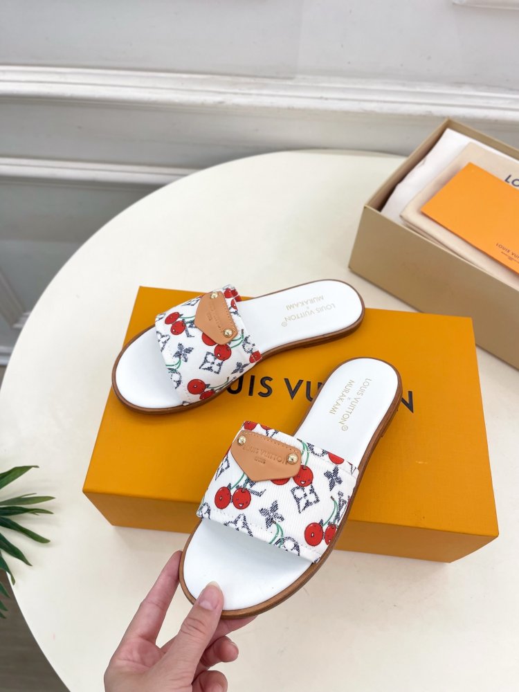 Шлепанцы женские фото 3