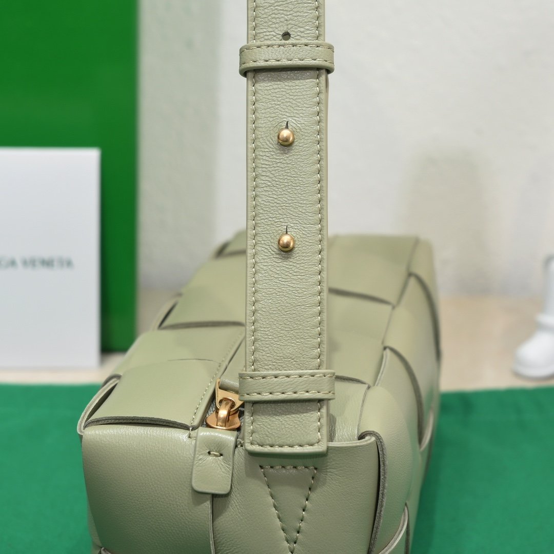 A bag Brick Cassette green 24 cm фото 5