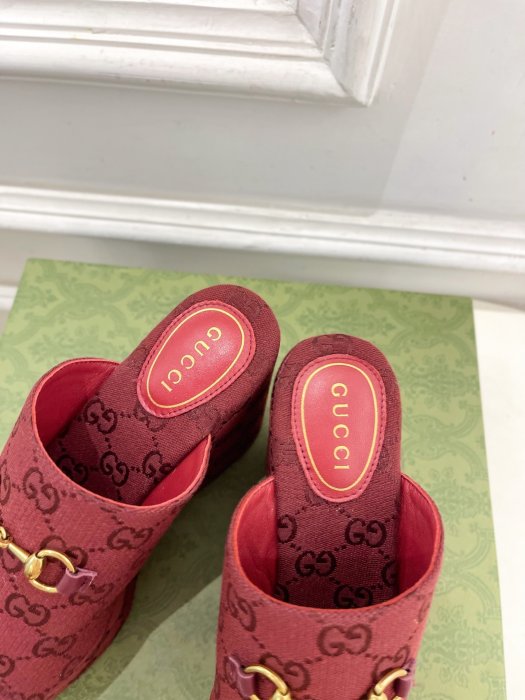 Босоножки фото 8