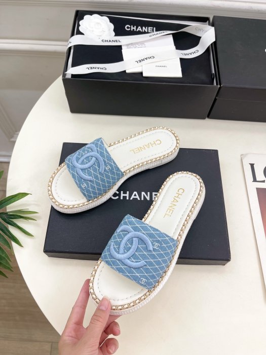 Шлепанцы женские фото 3