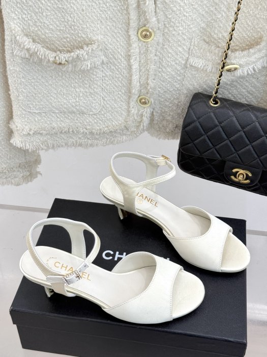 Босоножки фото 3