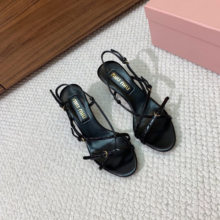 Босоножки фото 2