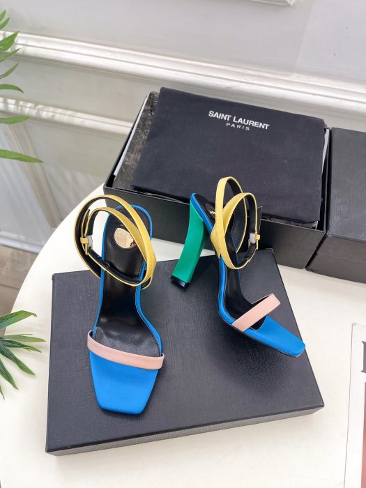 Босоножки фото 4