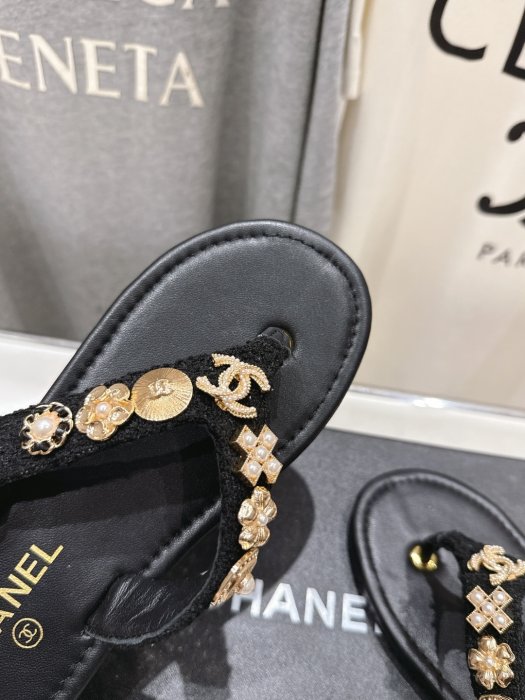 Шлепанцы фото 7