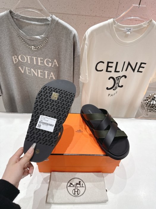 Шлепанцы женские фото 9