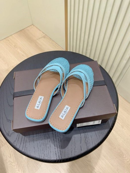 Шлепанцы фото 7