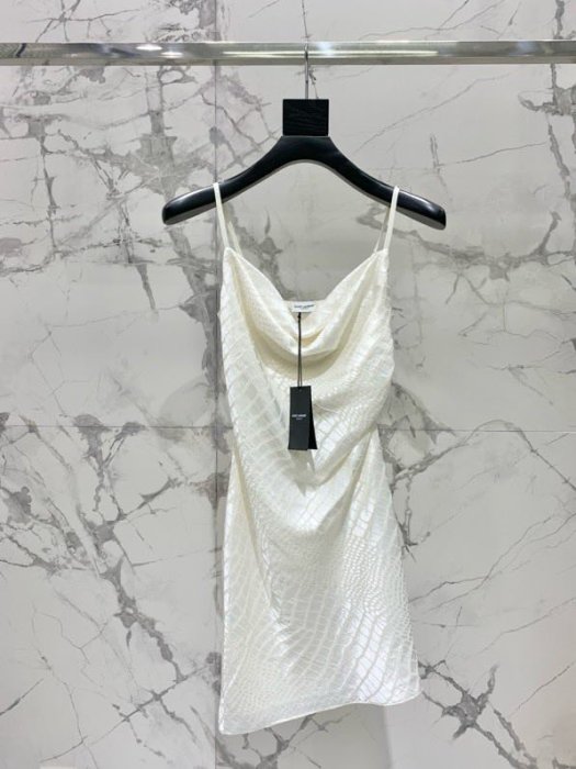 Плаття, Сукня