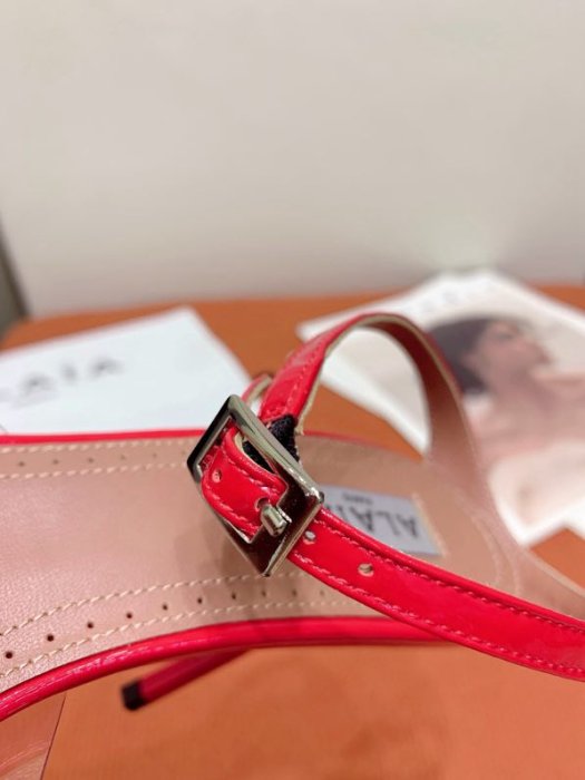 Босоножки фото 4