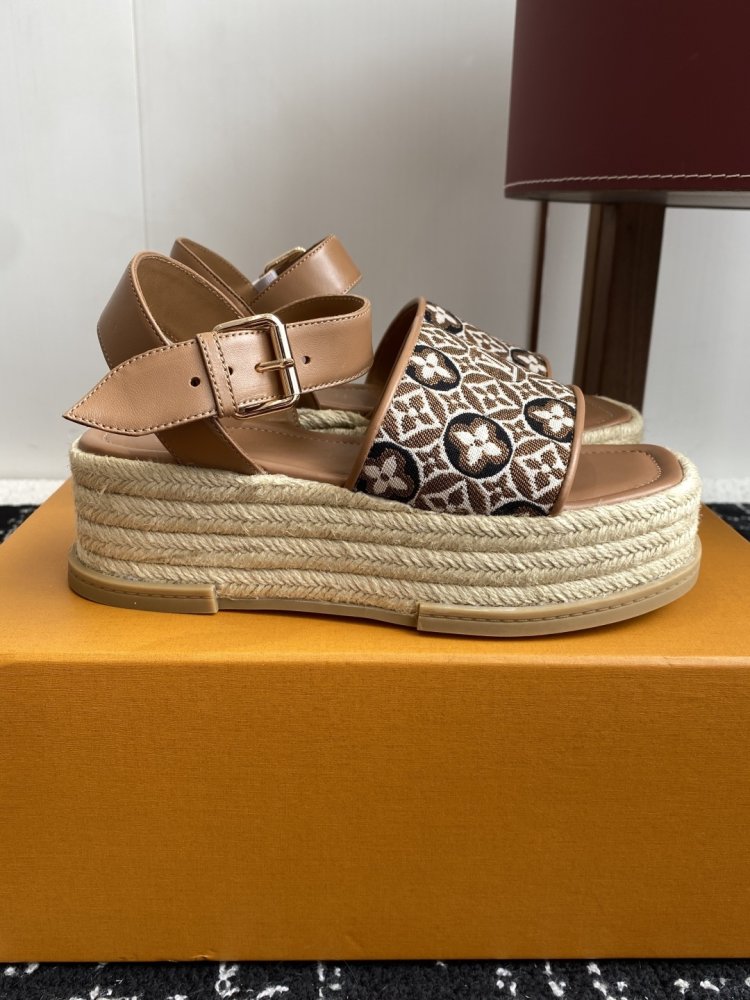 Сандалии женские фото 2