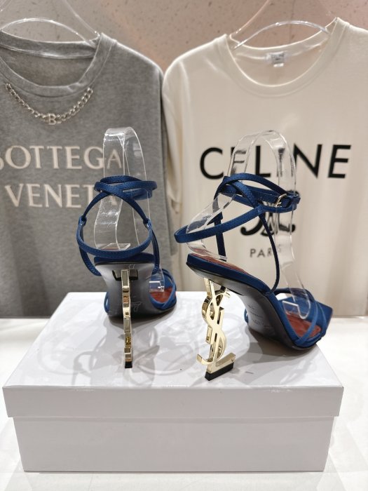 Босоножки фото 8