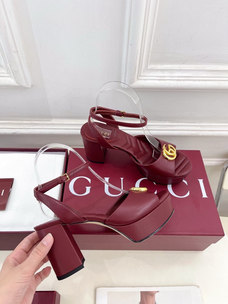 Босоножки фото 5