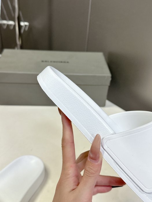 Шлепанцы фото 8