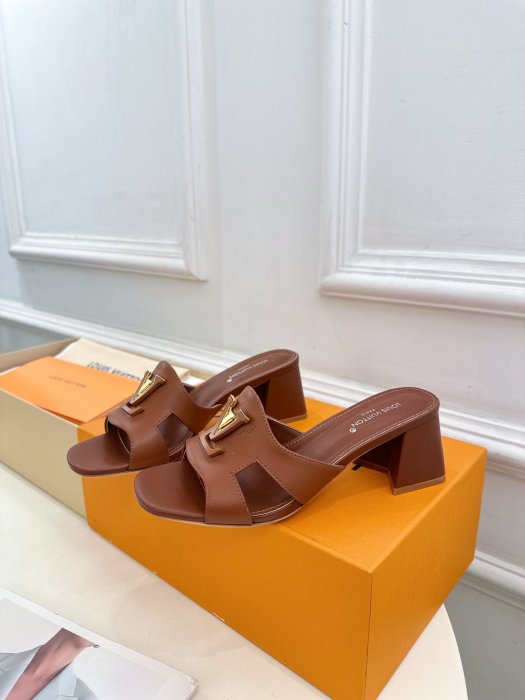 Босоножки фото 5