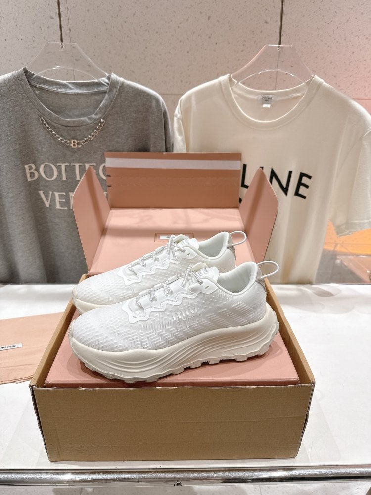 Кроссовки женские фото 4