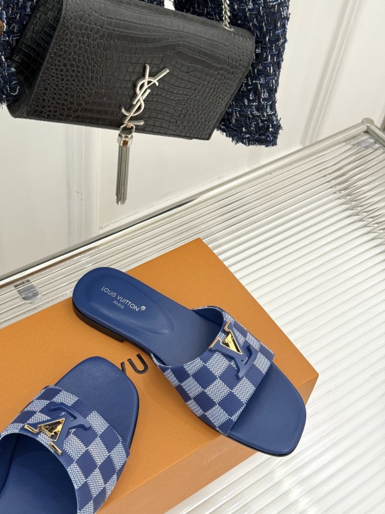 Шлепанцы женские фото 5